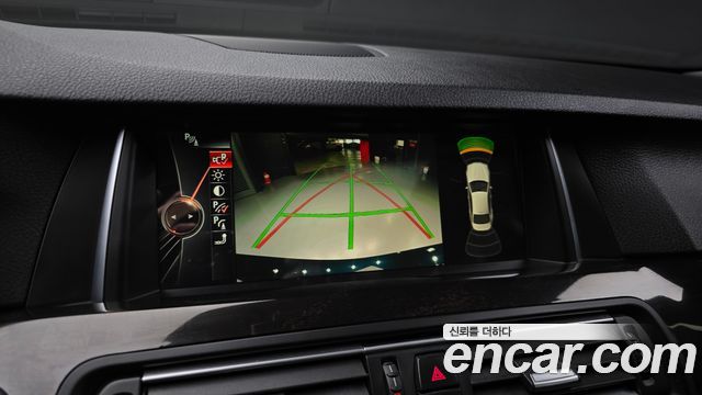 BMW 5-Series 2016 — photo 15