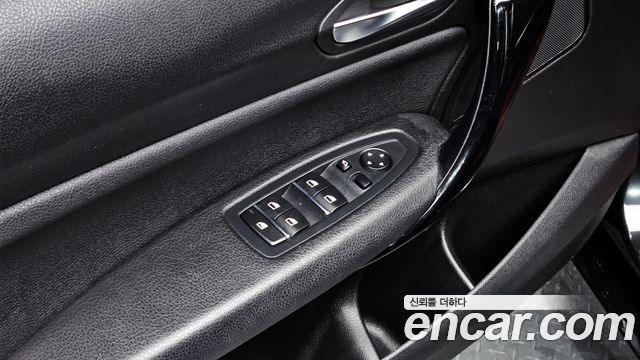 BMW 1-Series 2018 — photo 18