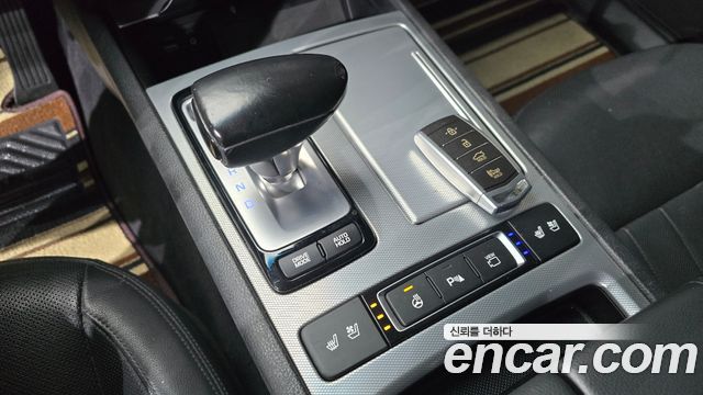 Genesis G80 2018 — photo 9