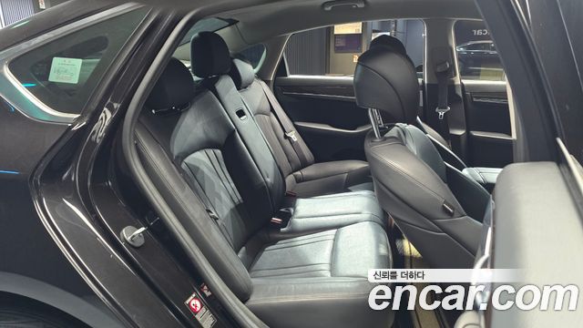 Genesis G80 2018 — photo 12