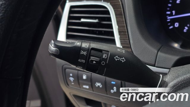 Genesis G80 2018 — photo 17