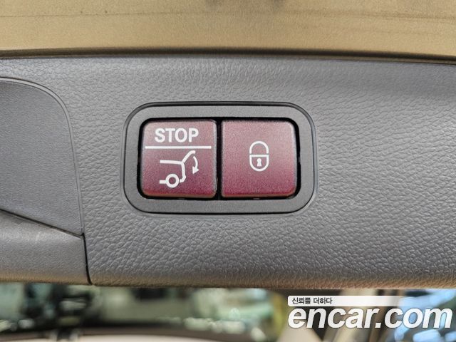 Mercedes-Benz GLC-Class 2019 — photo 14