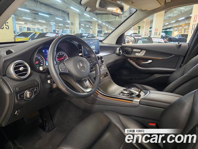 Mercedes-Benz GLC-Class 2019 — photo 16