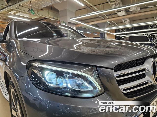 Mercedes-Benz GLC-Class 2019 — photo 19