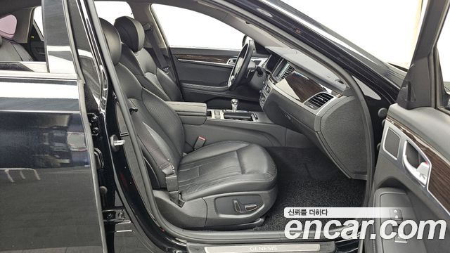 Genesis G80 2017 — photo 11