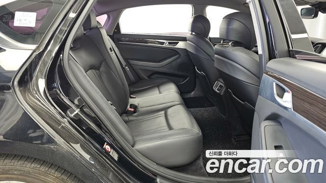 Genesis G80 2017 — photo 12