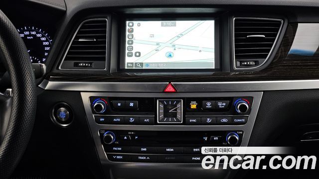 Genesis G80 2017 — photo 14