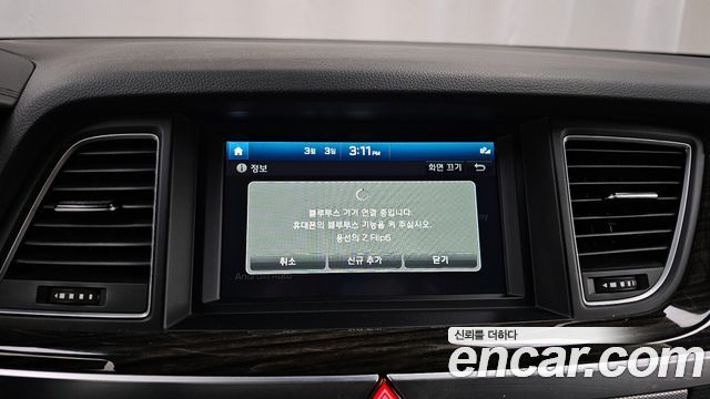 Genesis G80 2017 — photo 16