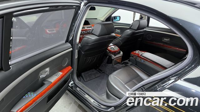 BMW 7-Series 2005 — photo 11
