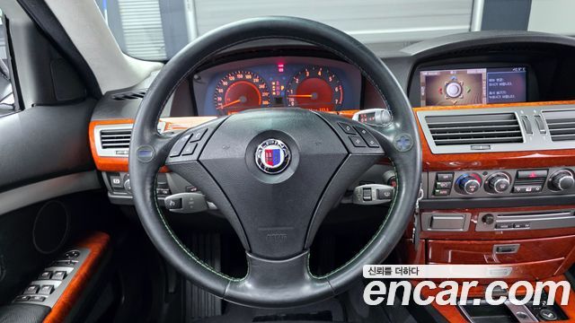 BMW 7-Series 2005 — photo 13