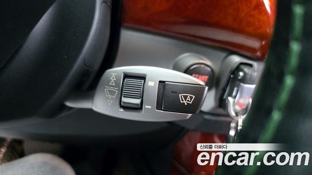 BMW 7-Series 2005 — photo 14
