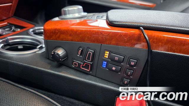 BMW 7-Series 2005 — photo 16