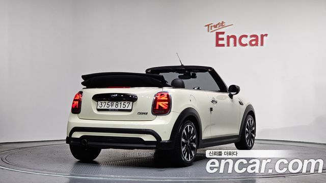 Mini Cooper Convertible 2022 — photo 2