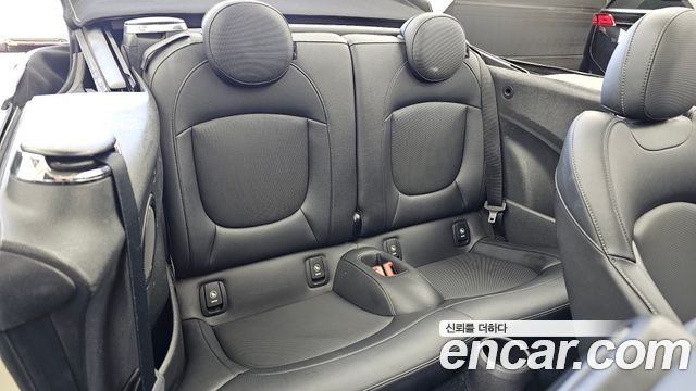 Mini Cooper Convertible 2022 — photo 12