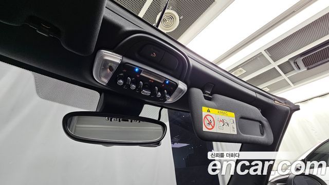 Mini Cooper Convertible 2022 — photo 17