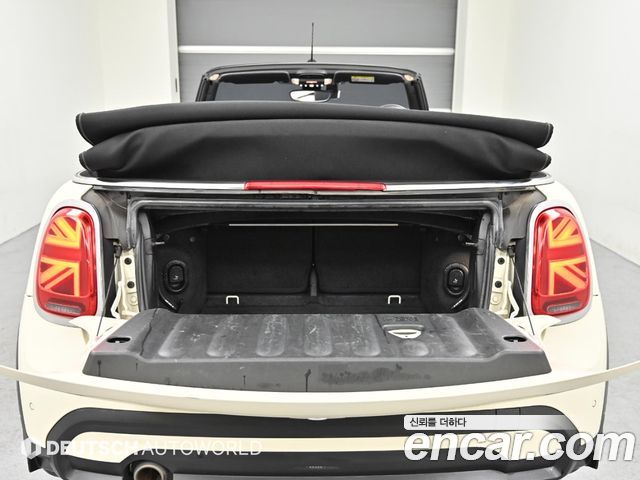 Mini Cooper Convertible 2022 — photo 20