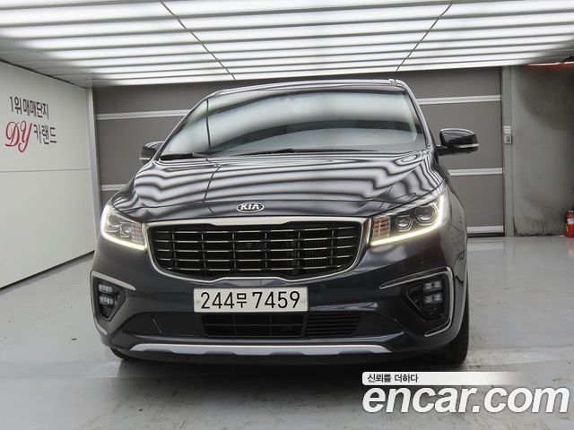 Kia Canival 2019 — photo 2