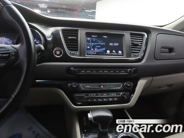 Kia Canival 2019 — photo 10