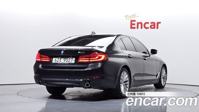 BMW 5-Series 2018 — photo 2
