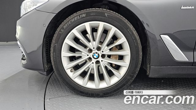 BMW 5-Series 2018 — photo 5