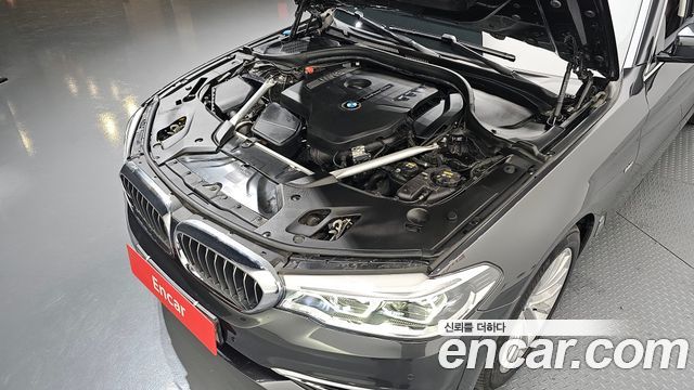 BMW 5-Series 2018 — photo 6