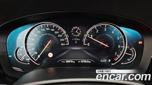 BMW 5-Series 2018 — photo 8