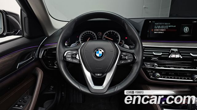 BMW 5-Series 2018 — photo 13