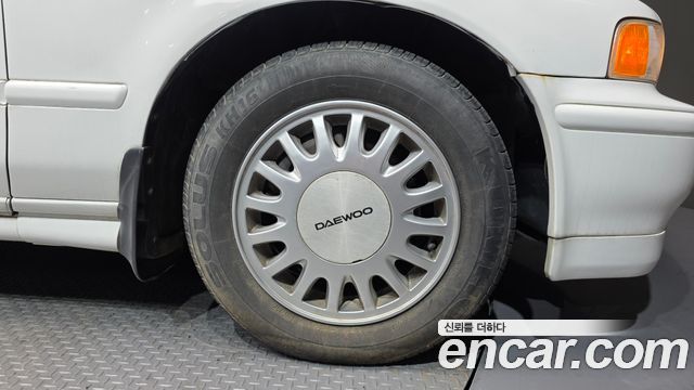 Chevrolet Korea Acadia 1999 — photo 5