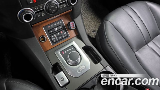 Land Rover Discovery 2016 — photo 9