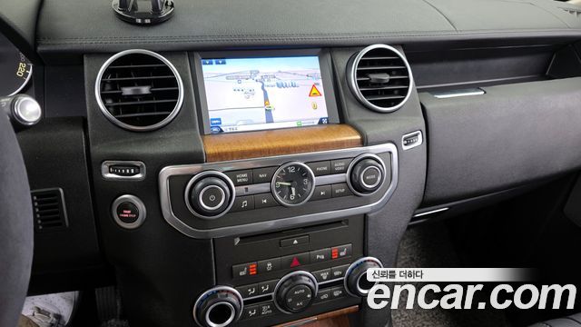 Land Rover Discovery 2016 — photo 14