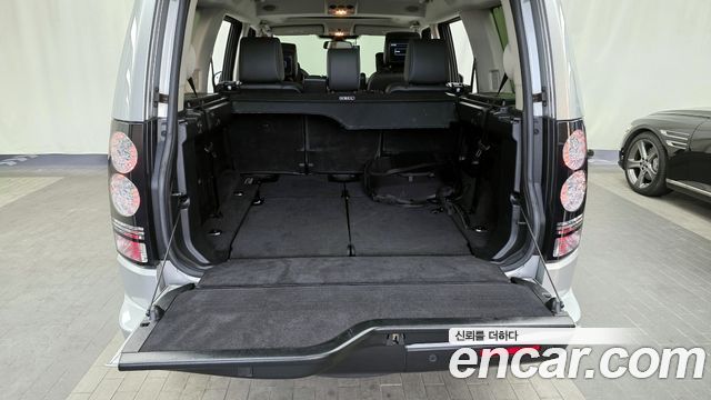 Land Rover Discovery 2016 — photo 19