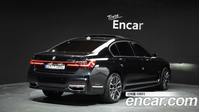 BMW 7-Series 2021 — photo 2