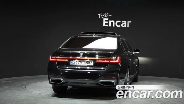 BMW 7-Series 2021 — photo 4