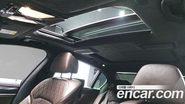 BMW 7-Series 2021 — photo 20