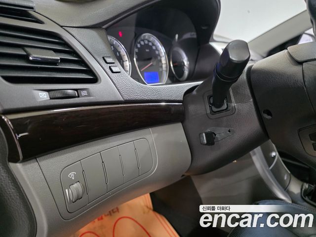 Hyundai Sonata 2010 — photo 10