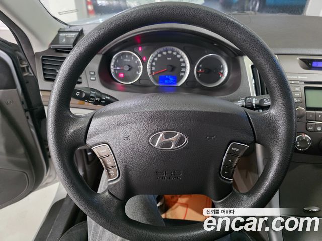 Hyundai Sonata 2010 — photo 12