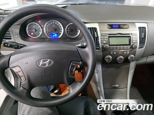 Hyundai Sonata 2010 — photo 15