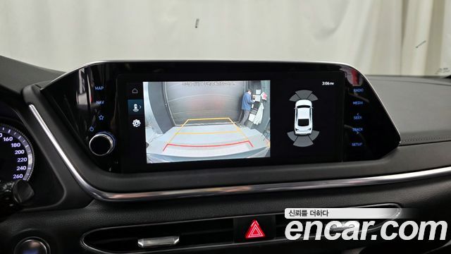 Hyundai Sonata 2022 — photo 15