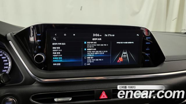Hyundai Sonata 2022 — photo 16