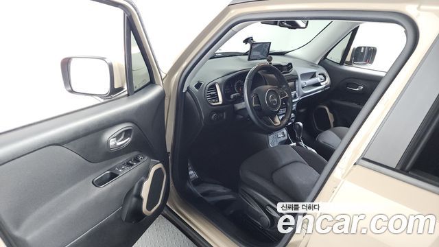 Jeep Renegade 2016 — photo 10