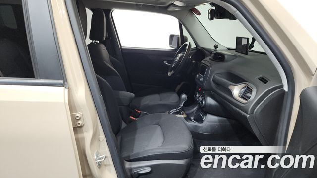 Jeep Renegade 2016 — photo 11