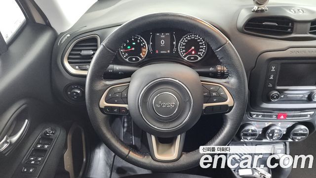 Jeep Renegade 2016 — photo 13