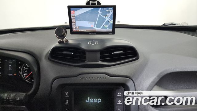 Jeep Renegade 2016 — photo 15