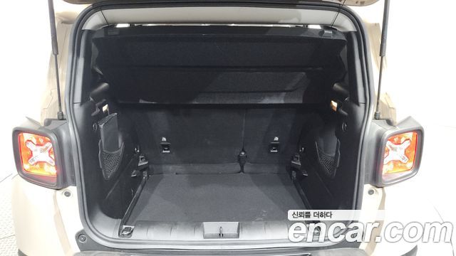 Jeep Renegade 2016 — photo 20