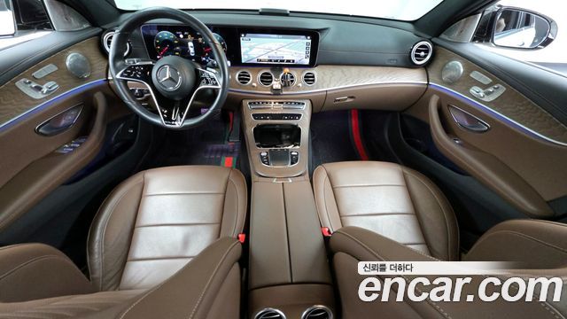 Mercedes-Benz E-Class 2022 — photo 7