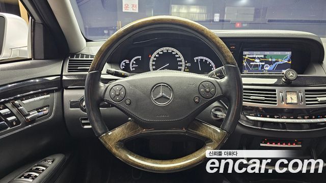 Mercedes-Benz S-Class 2012 — photo 13