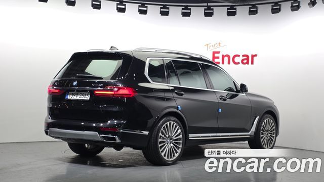 BMW X7 2022 — photo 2