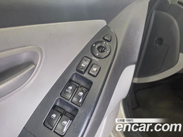 Hyundai AVANTE 2009 — photo 9