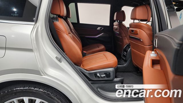 BMW X7 2023 — photo 12
