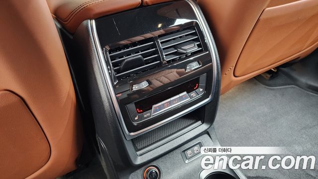 BMW X7 2023 — photo 18